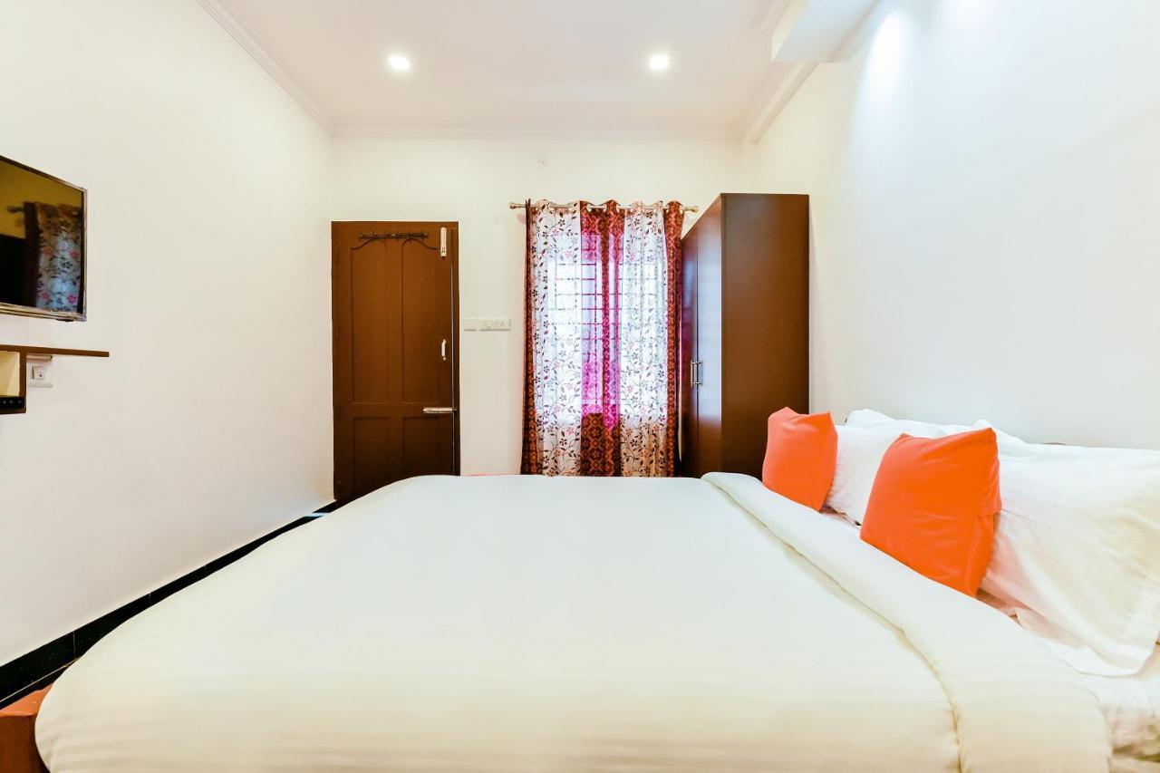 Spot On 39480 Vattekad Tourist Home Kakkanad Exterior foto